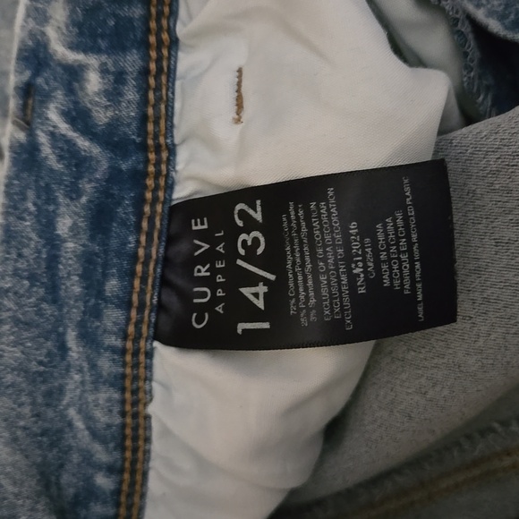 Women's Blue Denim Jeans - Picture 3 of 5